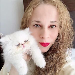 Meet your Posher, Nadia